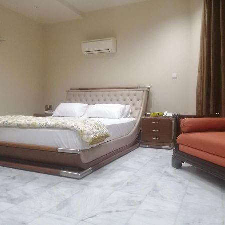 Hotel State Residency Бахавалпур Екстериор снимка